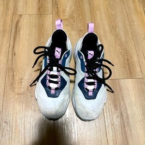 PUMA Thunder Sneakers River Droite
(Gray and Purple)